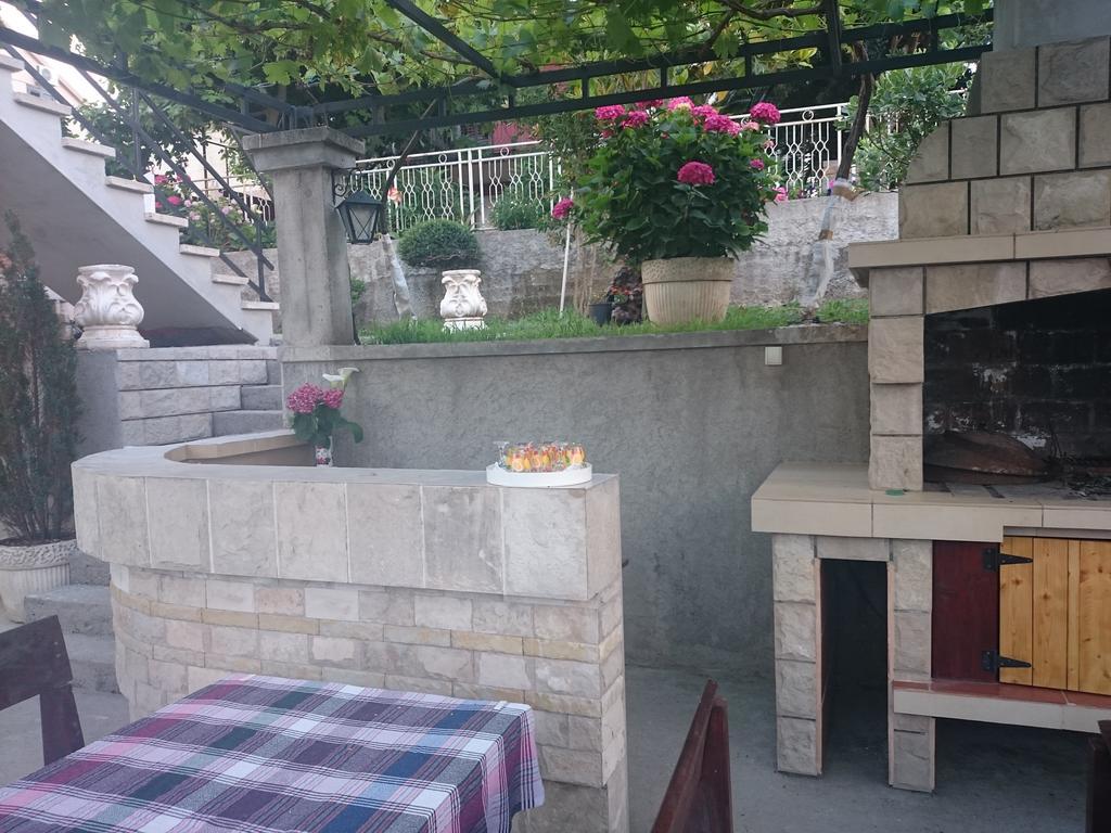 Apartments Sandra Tivat Exterior foto