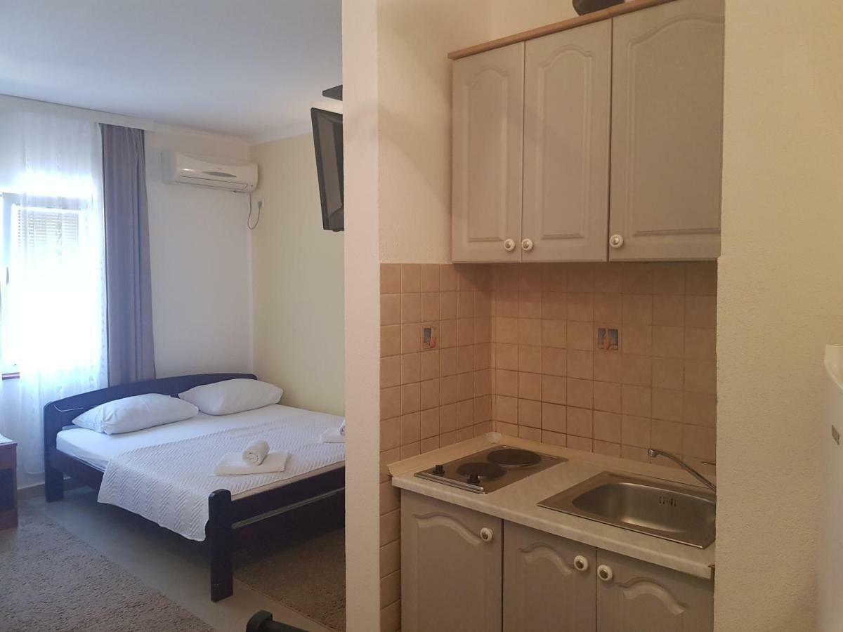 Apartments Sandra Tivat Exterior foto